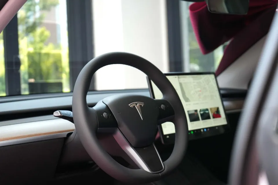 Tesla Model Y window tinting - Tesla Model Y Window Tinting Review: Enhanced Privacy & Style photo 4