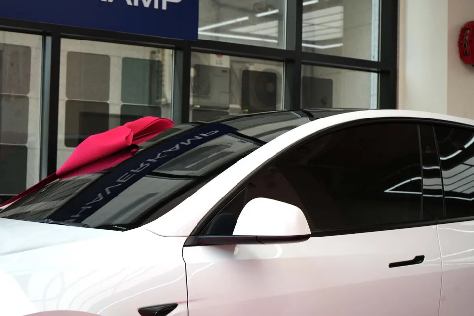 Tesla Model Y window tinting - Tesla Model Y Window Tinting Review: Enhanced Privacy & Style photo 5