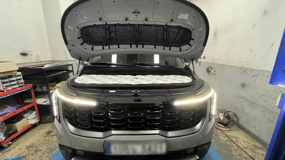 Kia Carnival soundproofing - Kia Carnival Undercoating Review: Noise Reduction & Comfort photo 3