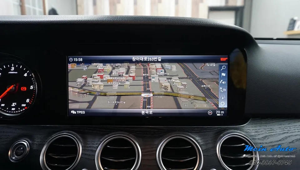 Mercedes-Benz E-Class W213 android head unit - Mercedes-Benz E-Class W213 Android Head Unit Installation photo 3