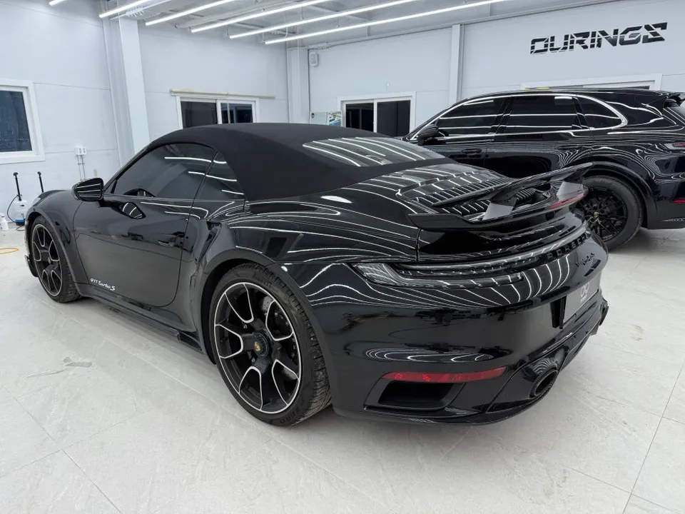 ポルシェ911のガラスコーティング事例｜韓国での施工と仕上がり 施工写真 1-2