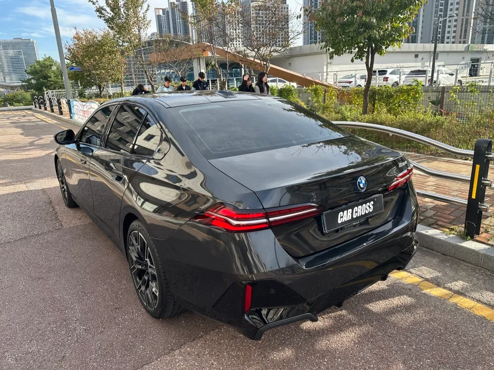 BMW G60 PPF施工事例|グリルラッピングと保護フィルム 施工写真 2-1