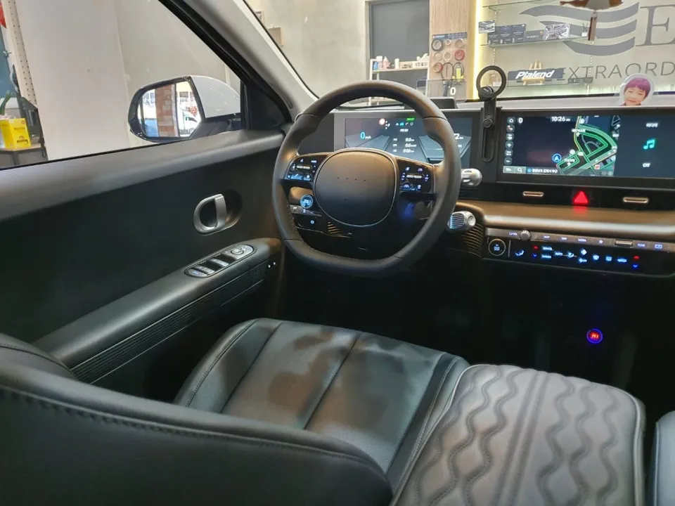 Hyundai IONIQ ambient lighting - Hyundai IONIQ Ambient Lighting Review: Enhanced Interior photo 3