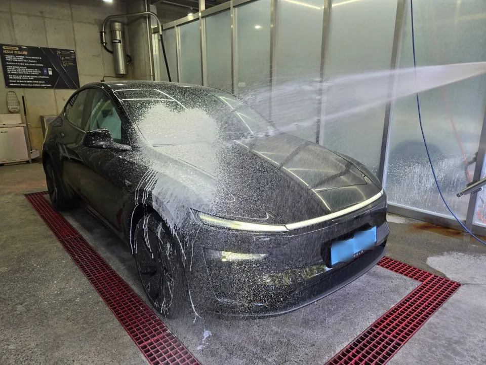 Tesla Model Y PPF施工事例｜費用目安と仕上がり 施工写真 3-2