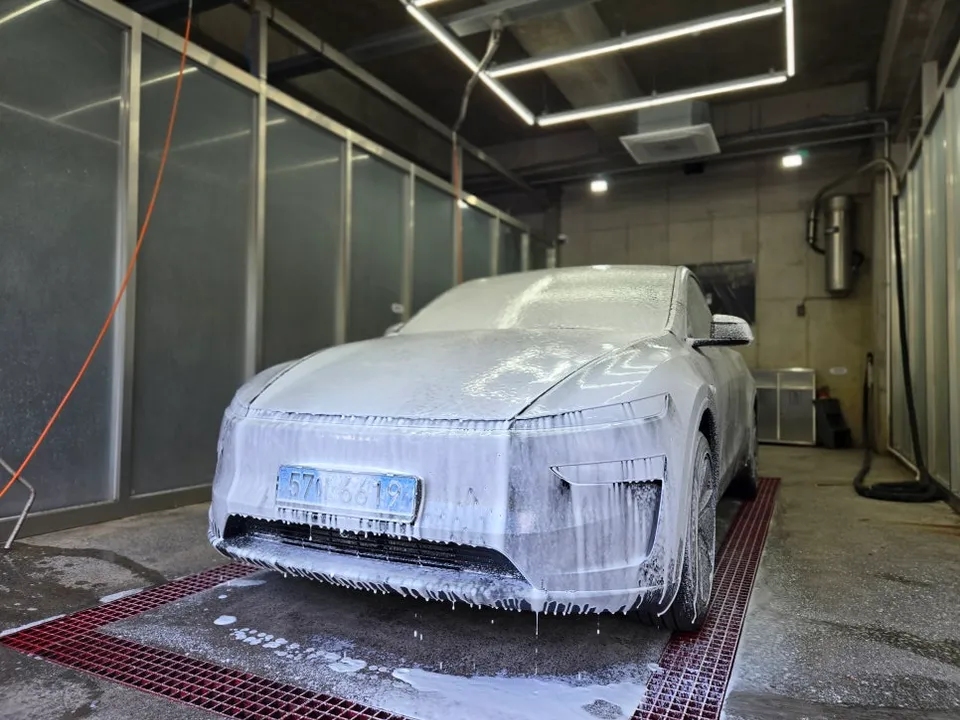 Tesla Model Y PPF施工事例｜費用目安と仕上がり 施工写真 1-3