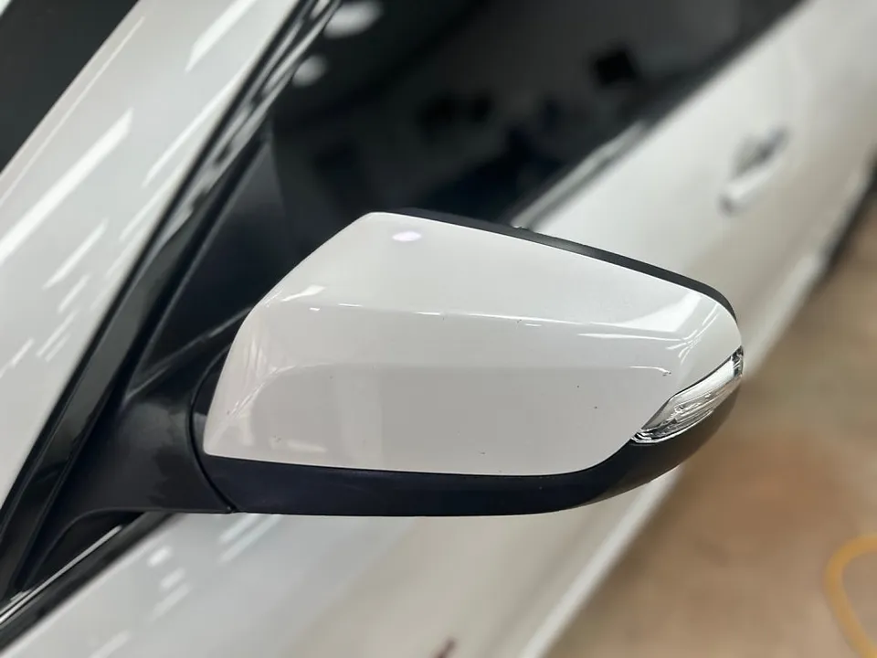 Chevrolet Malibuのカーラッピング事例:クローム除去とミラーラッピング 施工写真 2-2
