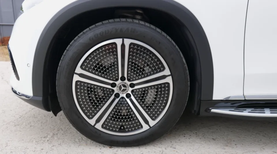 Mercedes-Benz EQS580 SUV oem options - Mercedes-Benz EQS580 SUV Ghost Doors & Side Steps OEM Install photo 3