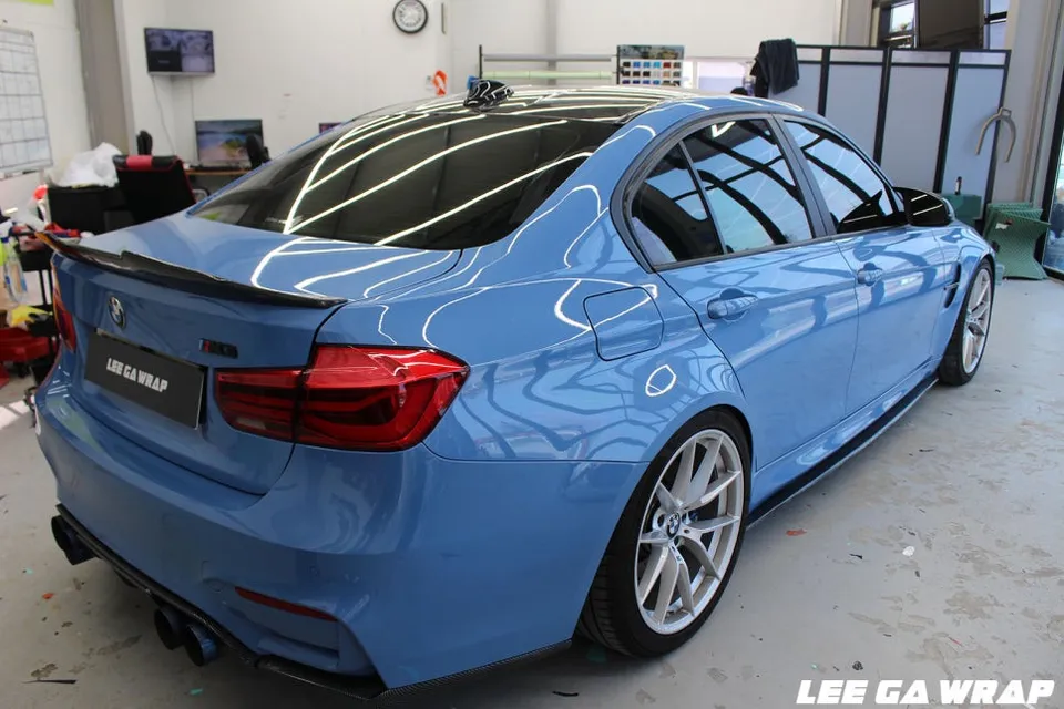 BMW M3のカーラッピング事例|ナ尔多グレーの高級感 施工写真 3-1