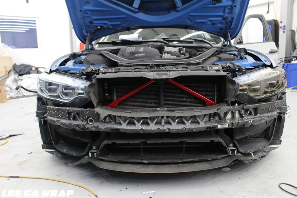 BMW M3のカーラッピング事例|ナ尔多グレーの高級感 施工写真 2-2