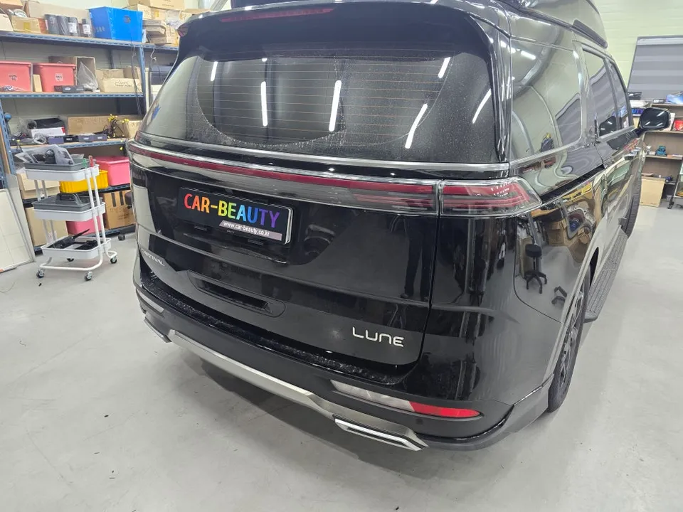 Kia Carnival KA4 body kit - Kia Carnival KA4 Body Kit Review: Cost & Installation photo 3