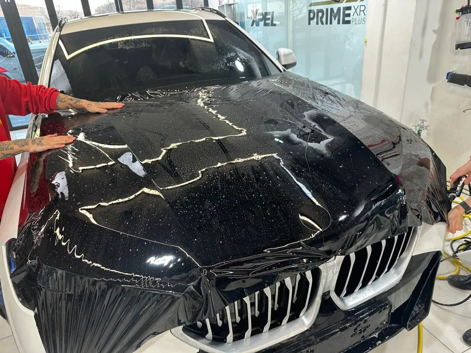 BMW X6のブラックPPF施工事例|費用目安と仕上がり 施工写真 1-3