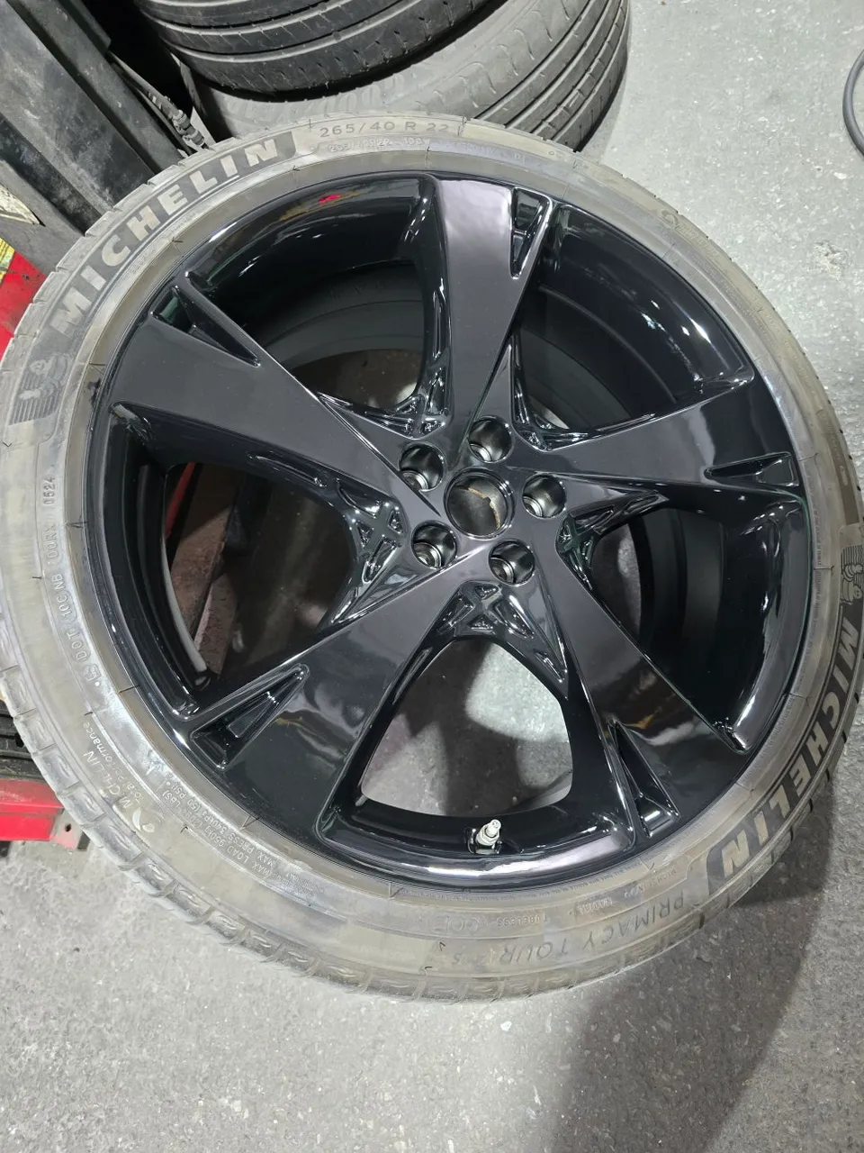 Genesis GV80のホイールリペア・塗装事例 施工写真 4-2