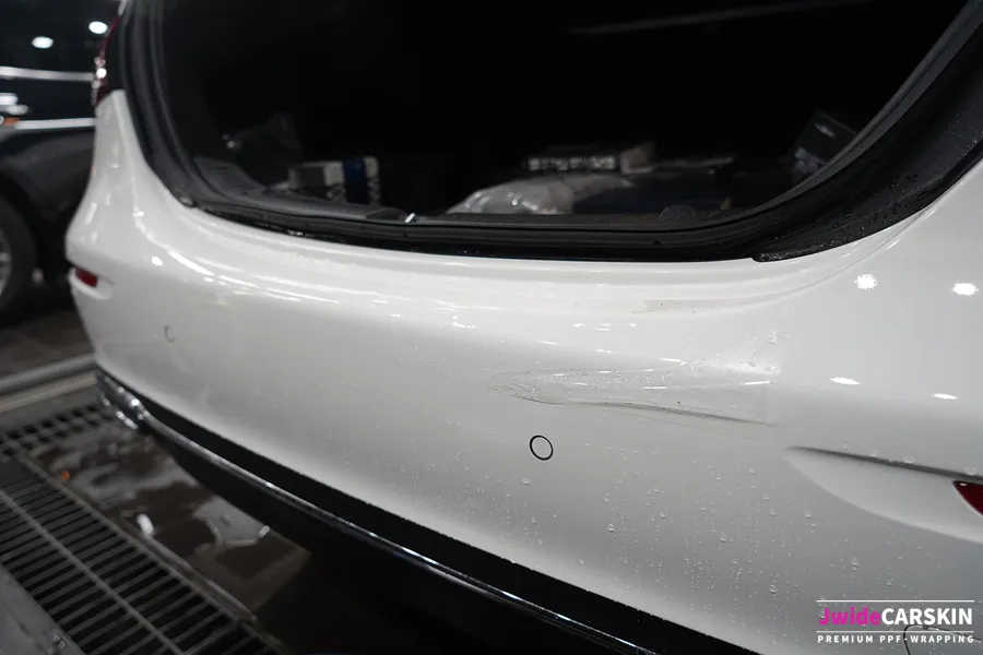 Mercedes-Benz EクラスのPPF施工事例|費用目安・仕上がり 施工写真 1-3