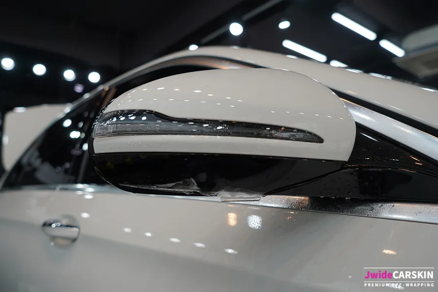 Mercedes-Benz EクラスのPPF施工事例|費用目安・仕上がり 施工写真 2-3