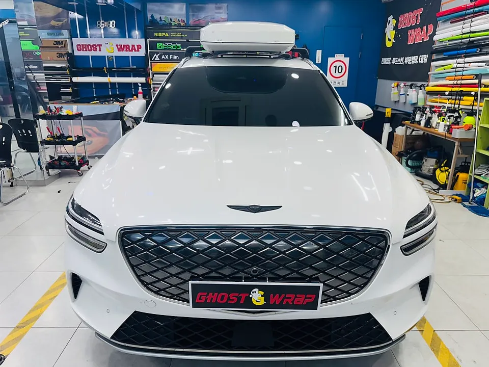 Genesis GV70のラッピング事例：ブラック化で印象激変 施工写真 4-2