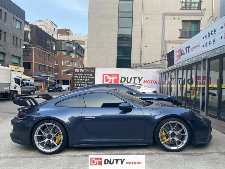 Porsche GT3 Wheel Repair: Hyper Silver to Champagne Gold Transfor photo 2