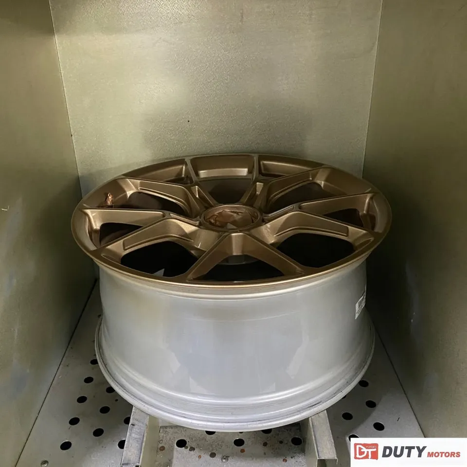 Porsche GT3 wheel repair - Porsche GT3 Wheel Repair: Hyper Silver to Champagne Gold Transfor photo 5