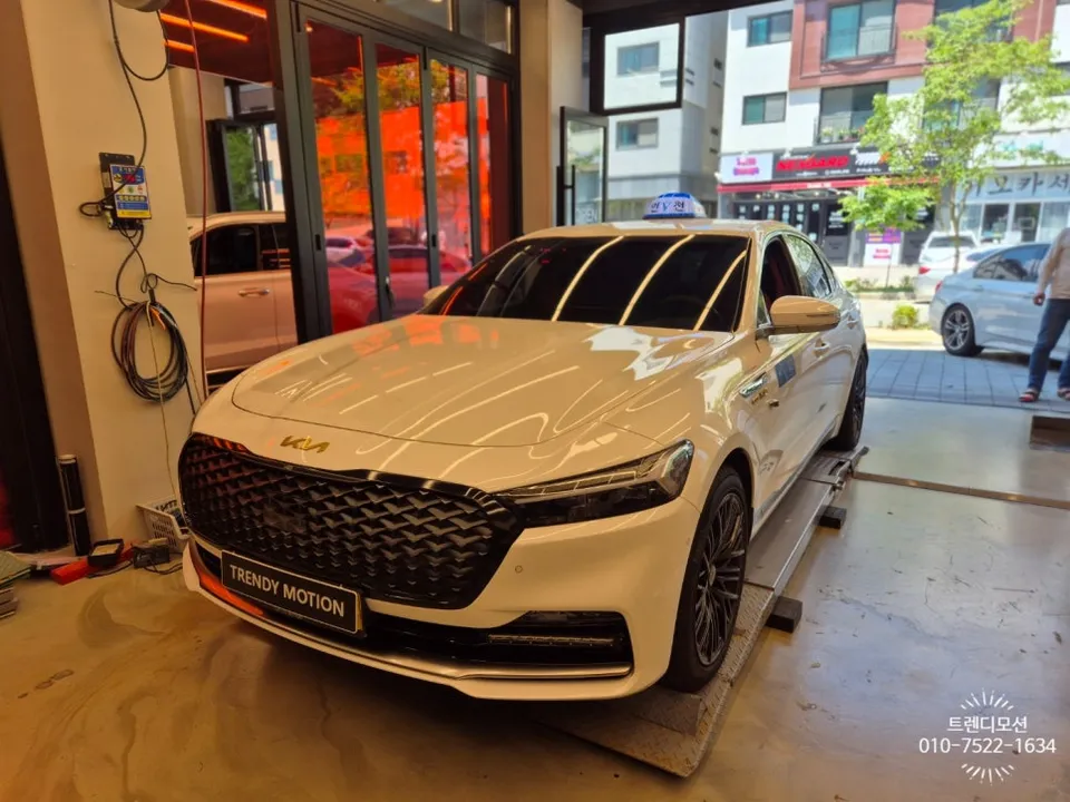 Kia K900 oem options installation result