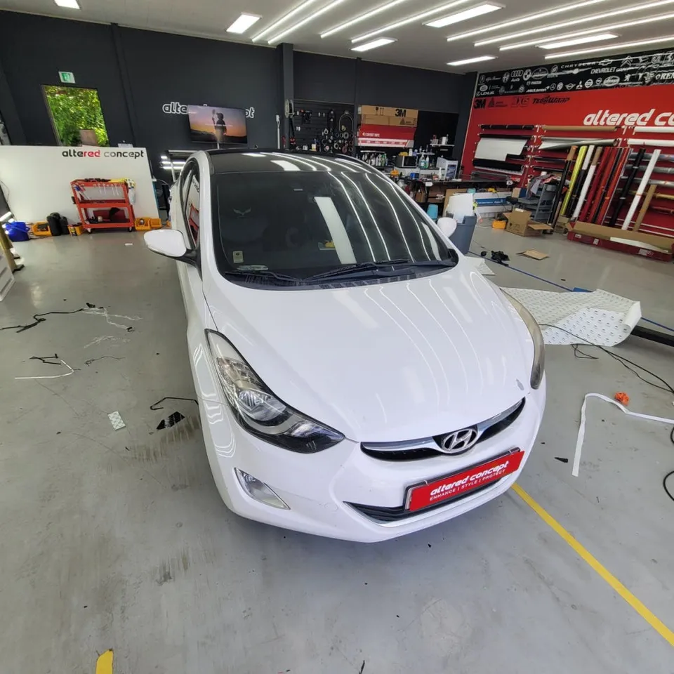 Hyundai Elantra MDのカーラッピング事例|費用目安・仕上がり 施工写真 3-2