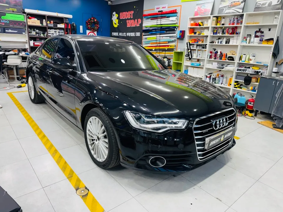 Audi A6のカーラッピング事例｜クロームグリル復元 施工写真 1-2