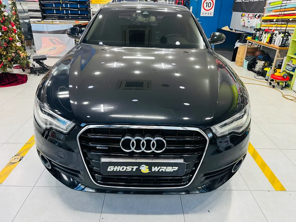 Audi A6のカーラッピング事例｜クロームグリル復元 施工写真 3-2