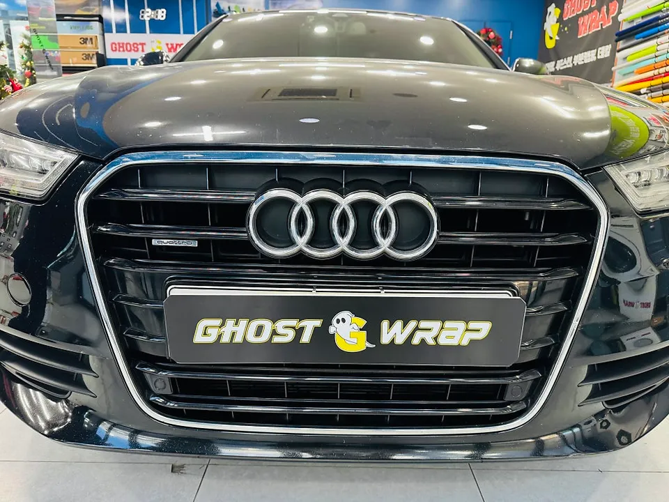 Audi A6のカーラッピング事例｜クロームグリル復元 施工写真 2-3