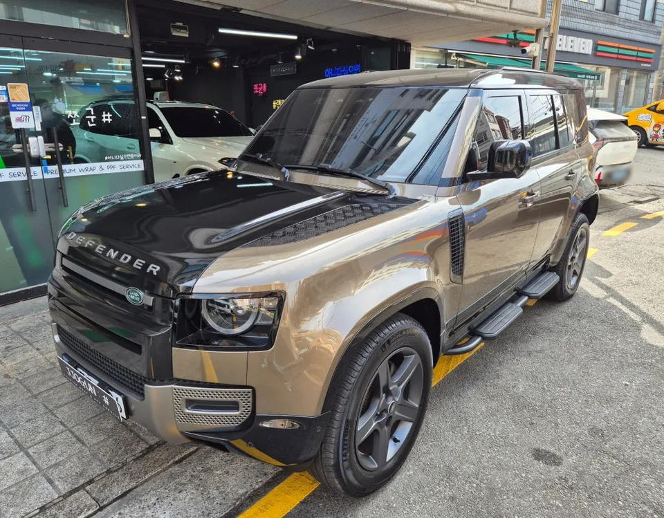 Land Rover Defenderのカーラッピング事例｜費用目安・仕上がり 施工写真 3-3