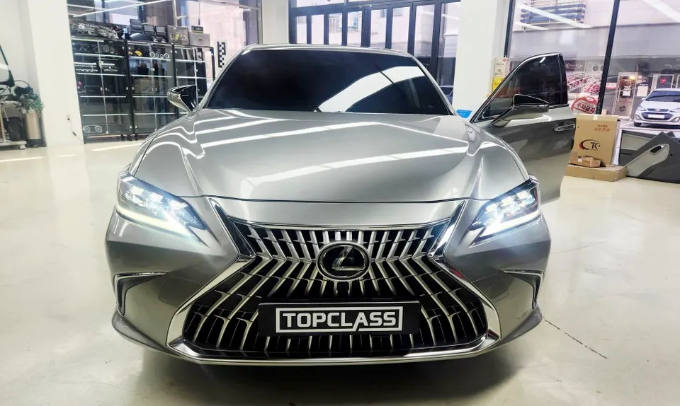 Lexus ES 300h Ambient Lighting Review — Cost & Results Before