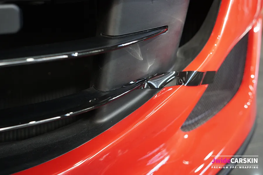Ferrari Portofinoのカーラッピング事例 施工写真 4
