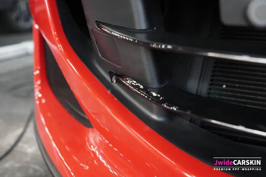 Ferrari Portofinoのカーラッピング事例 施工写真 5