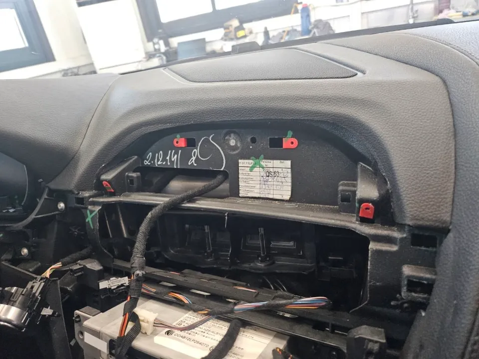 BMW 6 SeriesのAndroid Auto・CarPlay取付事例 施工写真 1-2