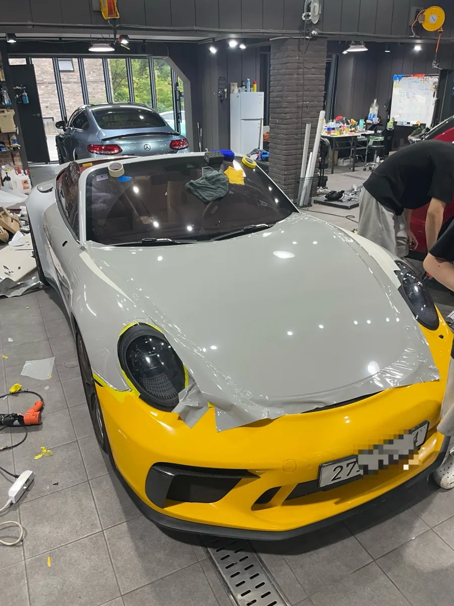 ポルシェ911のカーラッピング事例|費用目安・仕上がり 施工写真 2-3