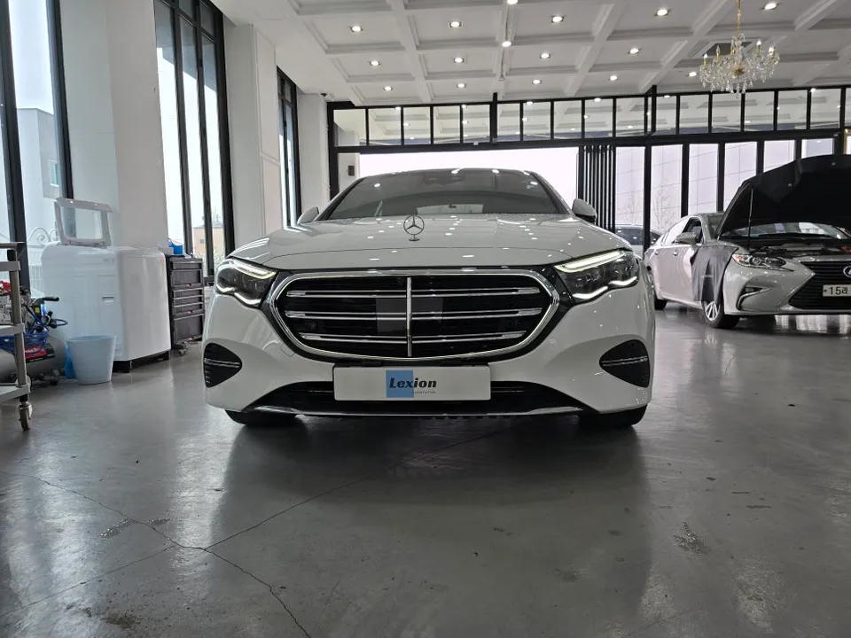 Mercedes-Benz E-Class W214 ambient lighting - Mercedes-Benz E-Class W214 Ambient Lighting Review photo 3