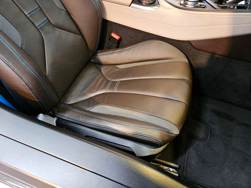 BMW i8 seat ventilation - BMW i8 Seat Ventilation & Heating Review — Enhanced Comfort photo 3