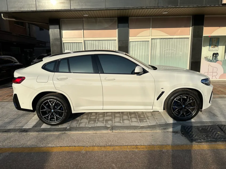 BMW X4のPPF施工事例｜傷から守るプロテクションフィルム 施工写真 2-1