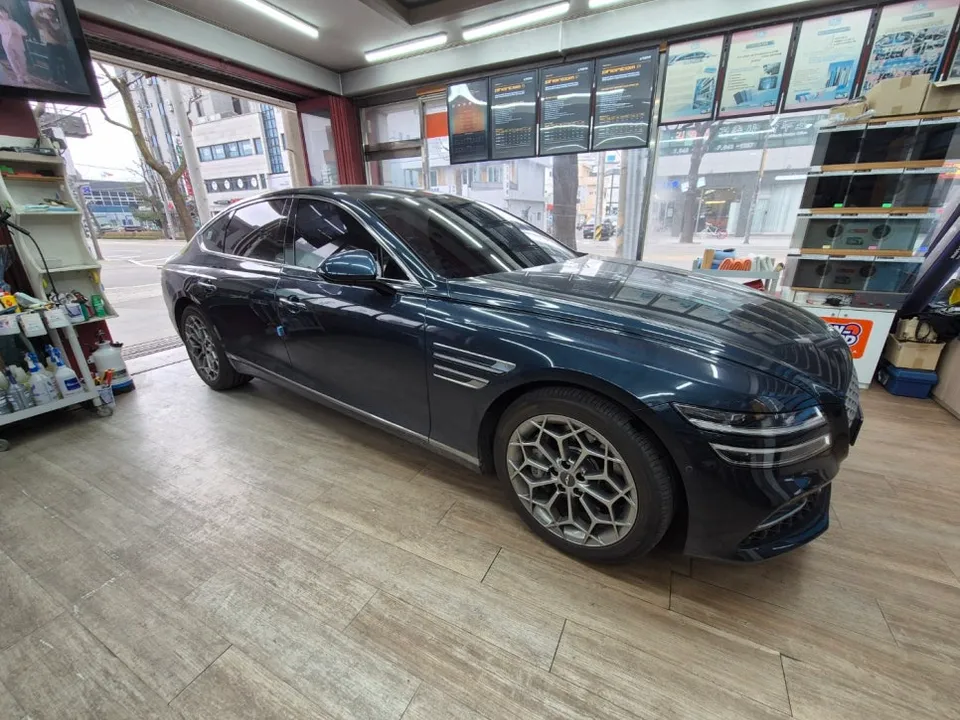 Genesis G80のカーフィルム施工事例|費用目安と仕上がり 施工写真 1-1
