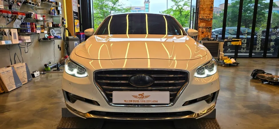 Hyundai Grandeur IG lighting upgrade installation result
