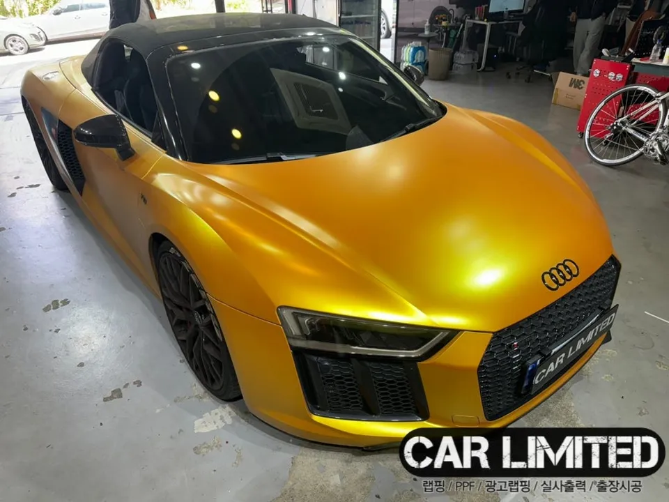 Audi R8のカーラッピング事例|費用目安・仕上がり 施工写真 2-3