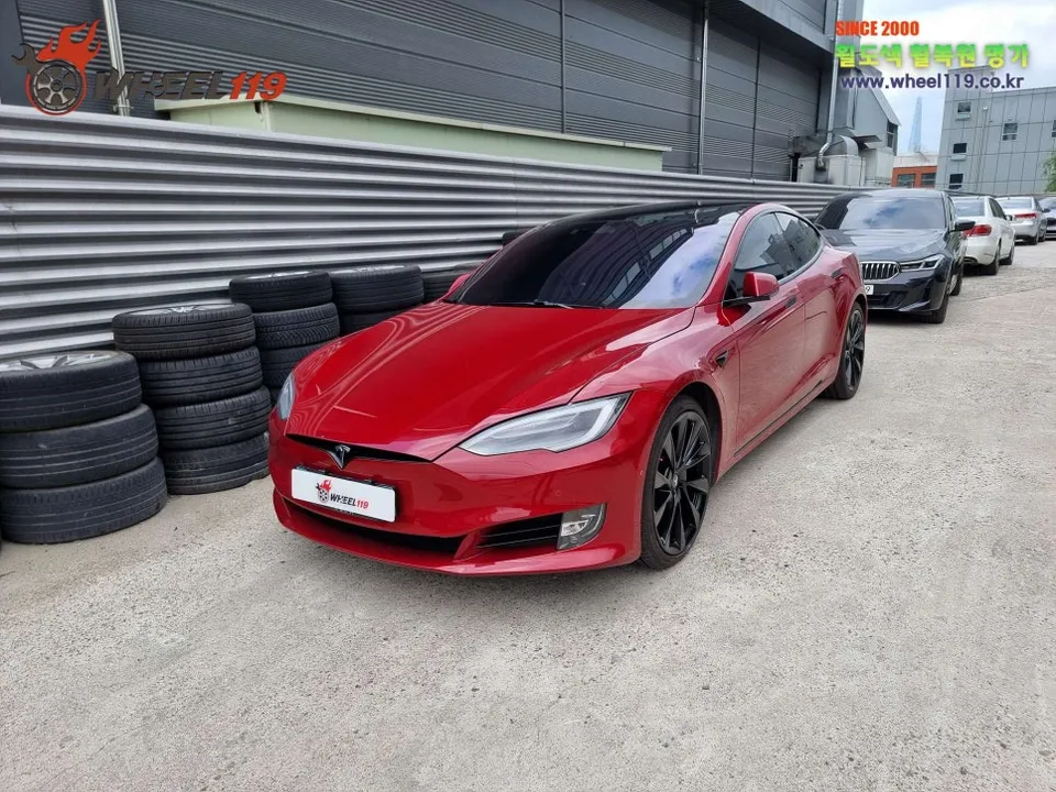Tesla Model Sのホイールリペア・塗装事例 施工写真 1-3