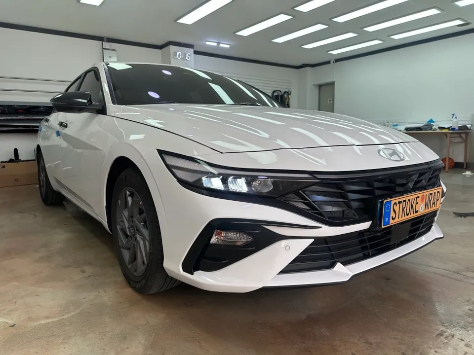 Hyundai Elantra CN7のカーラッピング事例|費用目安・仕上がり 施工写真 1-1