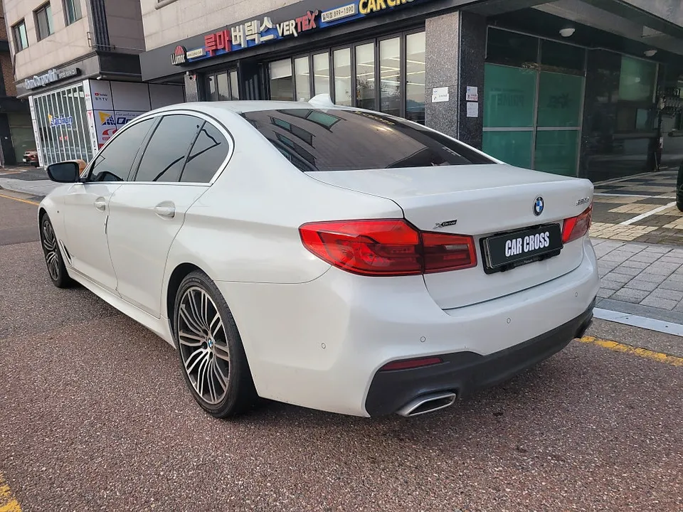 BMW 5 Series G30 vinyl wrap - BMW 5 Series G30 Vinyl Wrap Review: Interior Carbon Black photo 4