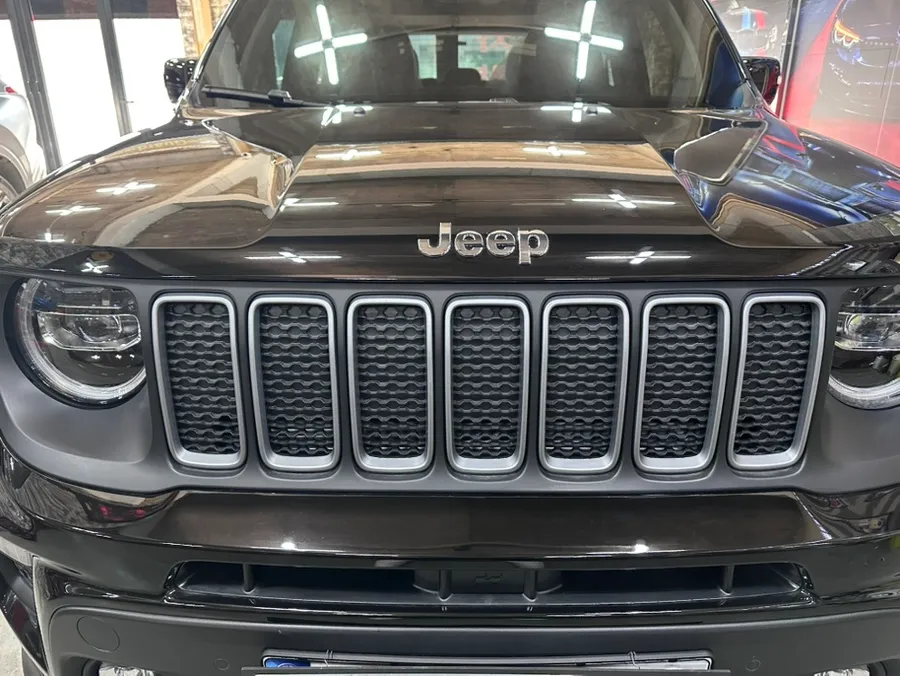 Jeep Renegadeのカーラッピング事例|費用目安・仕上がり 施工写真 1-1