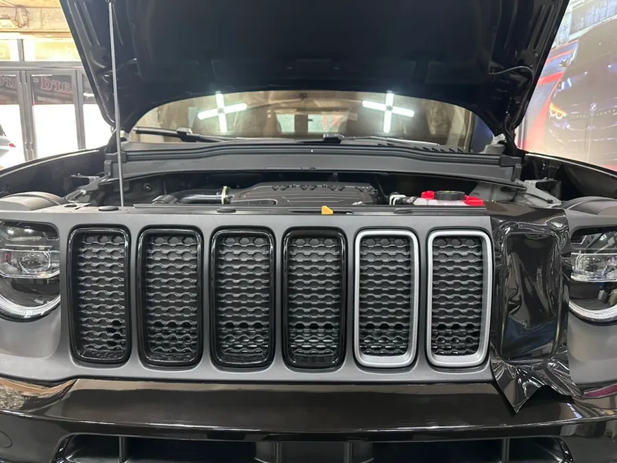 Jeep Renegadeのカーラッピング事例|費用目安・仕上がり 施工写真 1-3