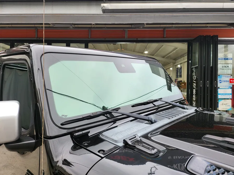 Jeep Wranglerのカーフィルム施工事例|費用目安・仕上がり 施工写真 3-2
