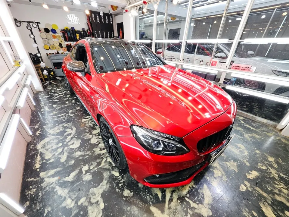 Mercedes-Benz C63 AMGのカーラッピング事例｜費用目安・仕上がり 施工写真 1-3