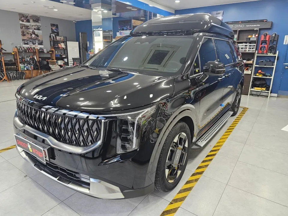 Kia Carnival Hi-Limousineのホイールラッピング事例 施工写真 2-1