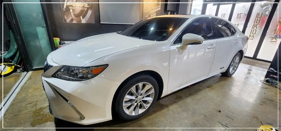 Lexus ES300H ambient lighting - Lexus ES300H Ambient Lighting Review — Seamless Interior LED Upgr photo 5