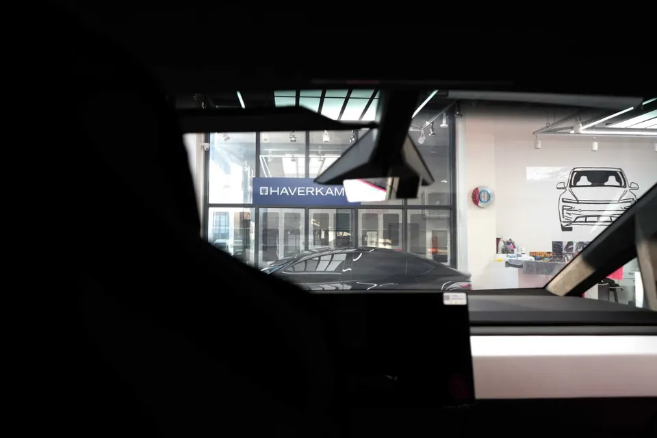 Tesla Cybertruckのカーフィルム施工事例｜費用目安・仕上がり 施工写真 3