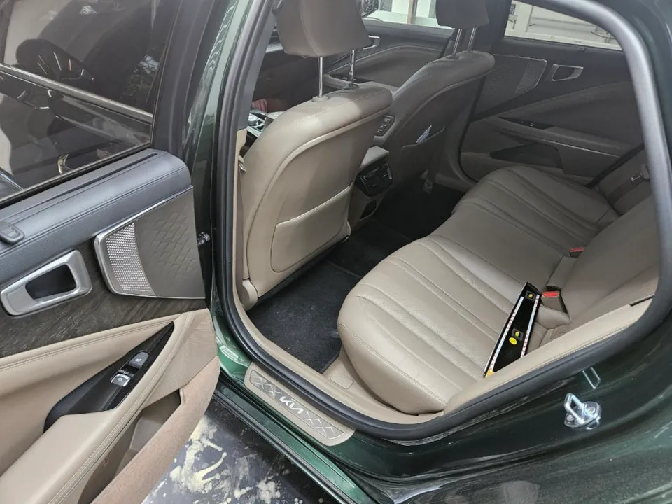 Kia K8のガラスコーティング事例|韓国での施工費用目安 施工写真 1-3