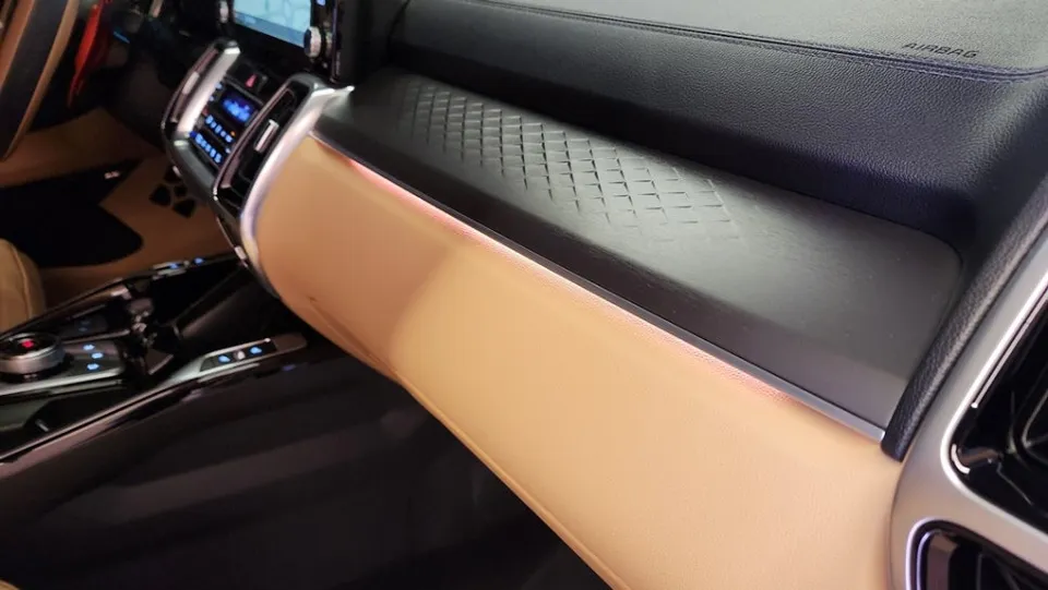 Kia Sorento MQ4 ambient lighting - Kia Sorento MQ4 Ambient Lighting Review: Cost & Results photo 4